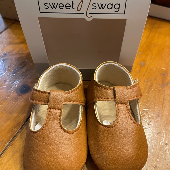Sweet N Swag Other - Sweet Swag Mary Jane T-Strap Baby Walker Shoes size 2